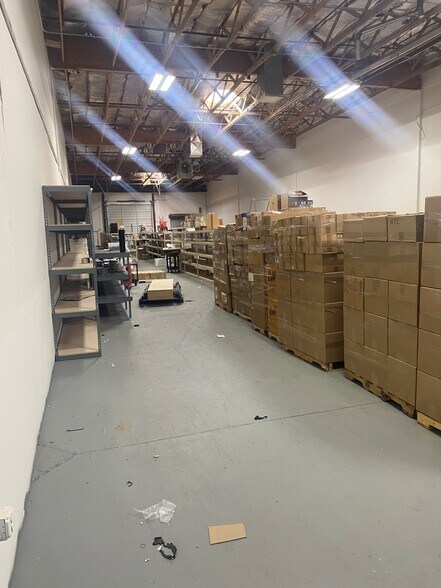 More Photos Of 2319-2351 S Decker Lake Blvd, Salt Lake City Warehouse For Lease