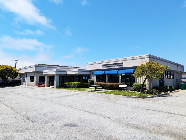 More Photos Of 94 Hangar Way, Watsonville Research And Development For Lease