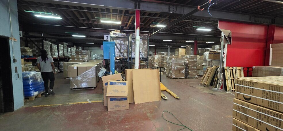 More Photos Of 6465 N Avondale Ave, Chicago Manufacturing For Sale