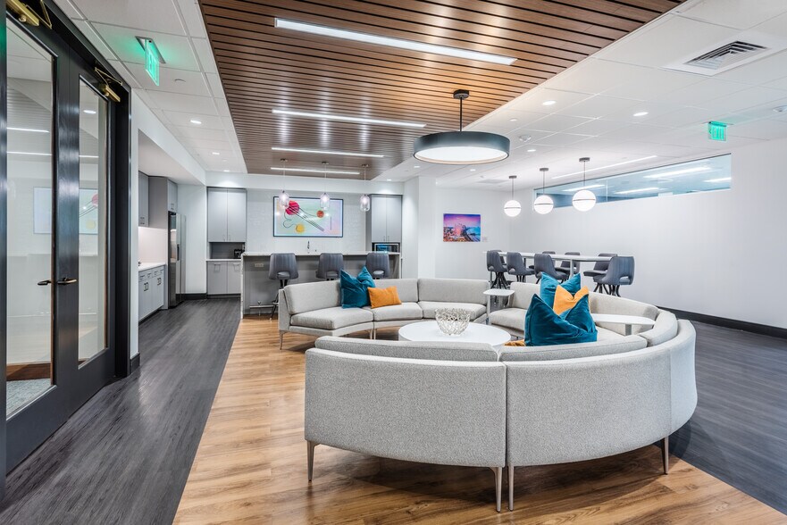 More Photos Of 6101 Carnegie Blvd, Charlotte Office For Lease