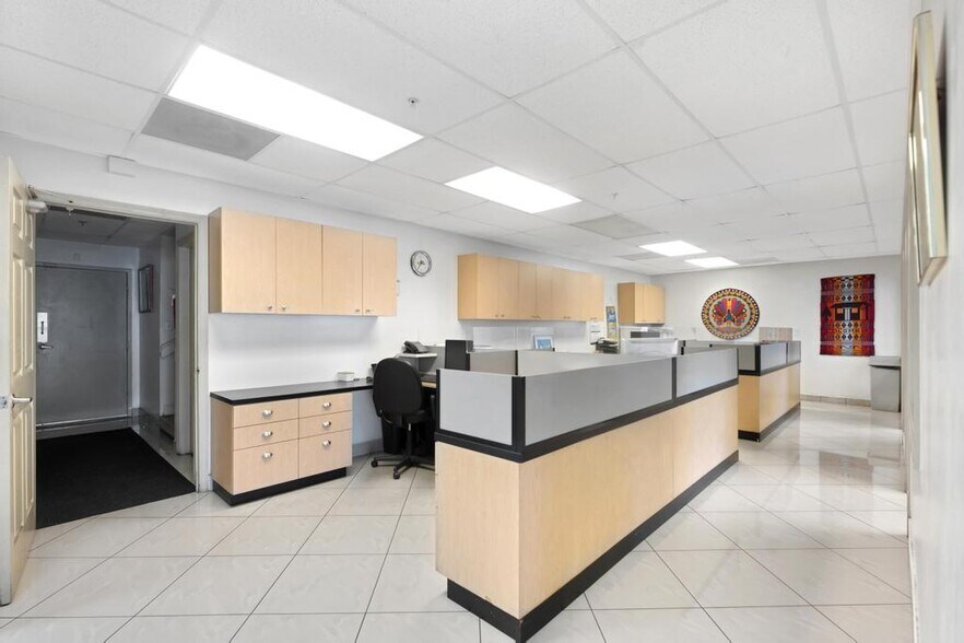 More Photos Of 7860 NW 46th St, Doral Distribution For Lease