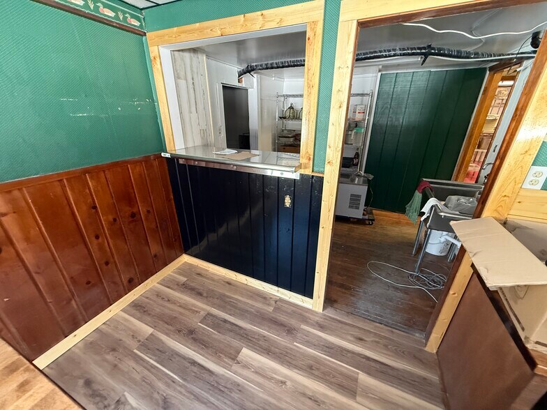 More Photos Of 1640 W US-2, Crystal Falls Restaurant For Sale