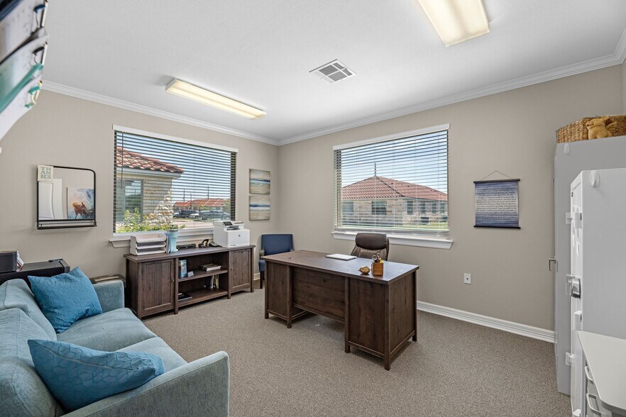 More Photos Of 2743 Smith Ranch Rd, Pearland Loft Creative Space For Sale