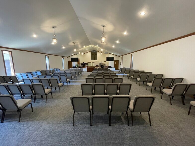 More Photos Of 8568 Stults Rd, Dallas Religious Facility For Sale