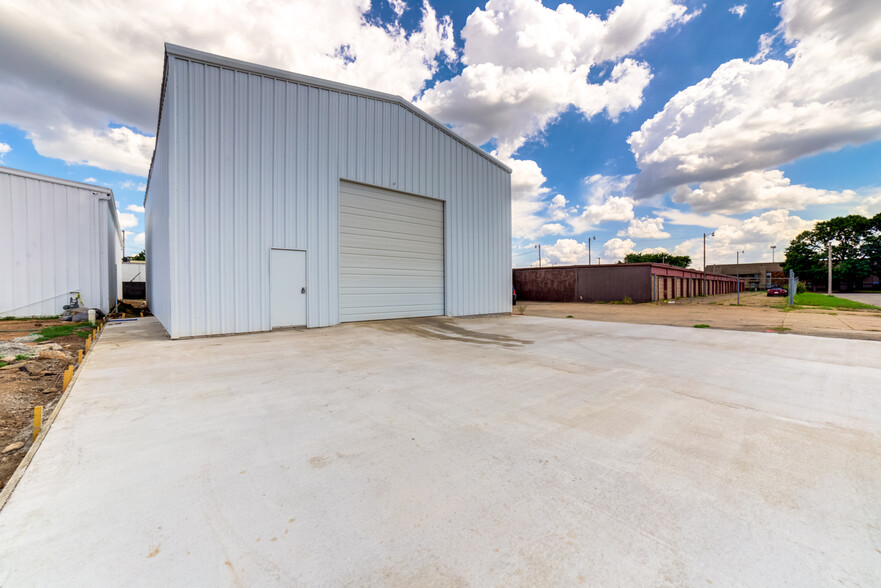 Primary Photo Of 5823 Owasso, Tulsa Industrial For Lease