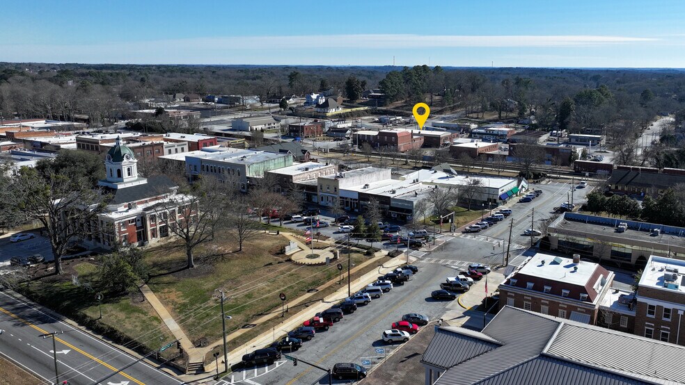 More Photos Of 11 N Sage St, Toccoa Freestanding For Lease