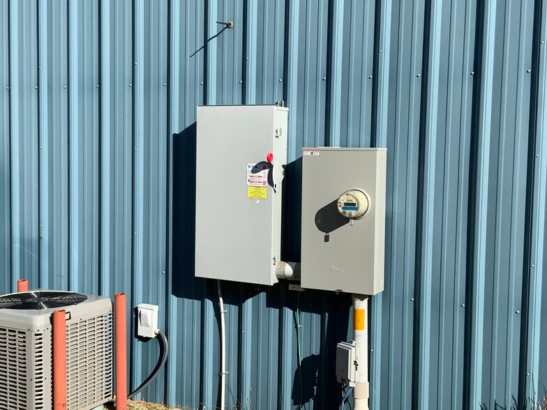 More Photos Of 3035 NE 23rd St, Oklahoma City Industrial For Sale