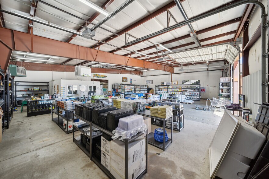 More Photos Of 710 S Adams St, Sapulpa Distribution For Sale