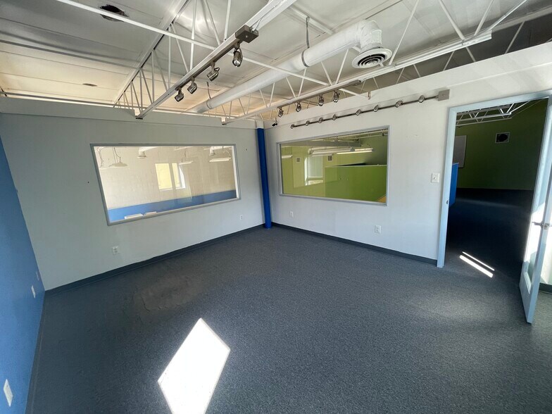 More Photos Of 3539 Clipper Mill Rd, Baltimore Warehouse For Sale