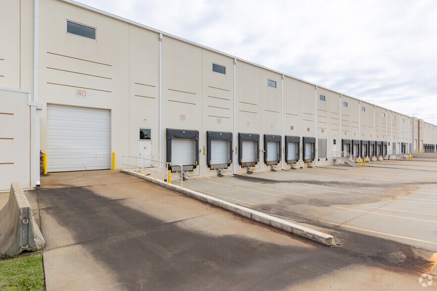 More Photos Of 545 Brookshire Rd, Greer Warehouse For Lease