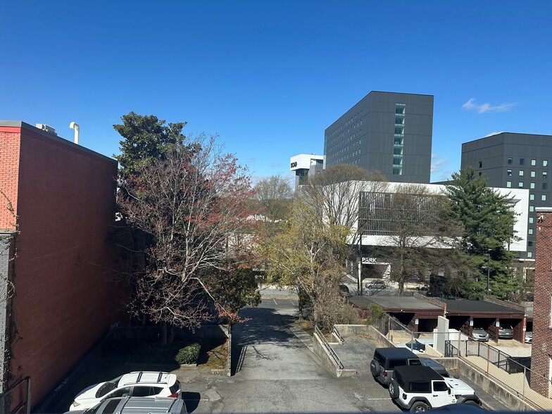 More Photos Of 1450 W Peachtree St NW, Atlanta Office For Sale