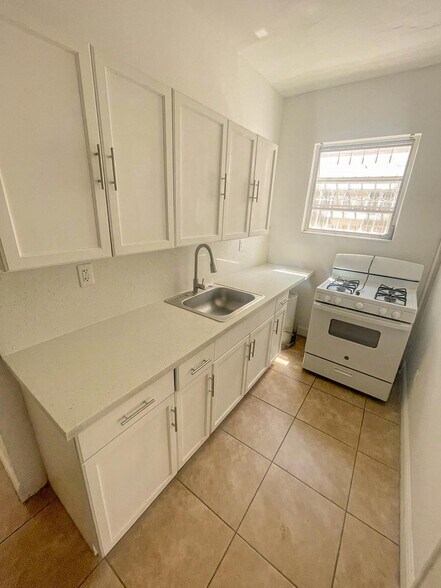 More Photos Of 711 NW 1st St, Miami Apartments For Sale
