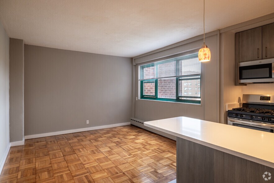 More Photos Of 20 Marshall St, Irvington Apartments For Lease