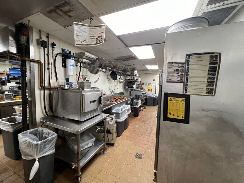 More Photos Of 3946 State Route 31, Liverpool Restaurant For Sale
