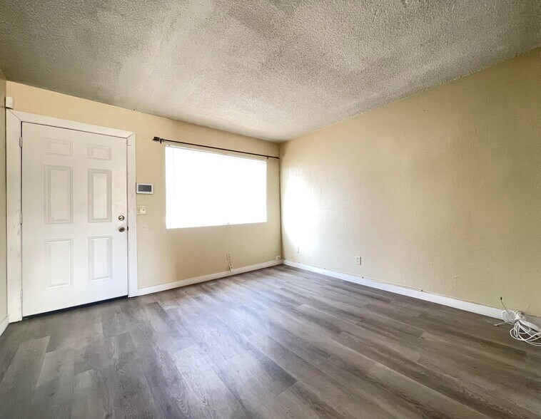 More Photos Of 1709 Fairfield Ave, Las Vegas Apartments For Sale