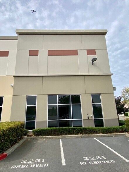 More Photos Of 2261 Harbor Bay Pky, Alameda Research And Development For Lease