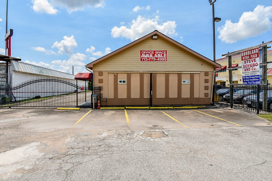 More Photos Of 9527 Ponderosa Ln, Houston Medical For Lease