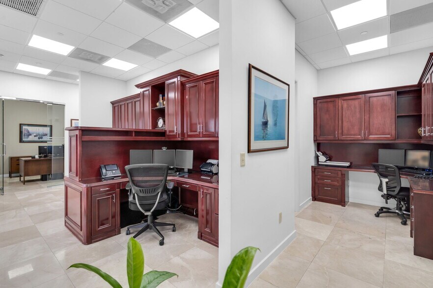 More Photos Of 2020 Ponce De Leon Blvd, Coral Gables Office For Sale