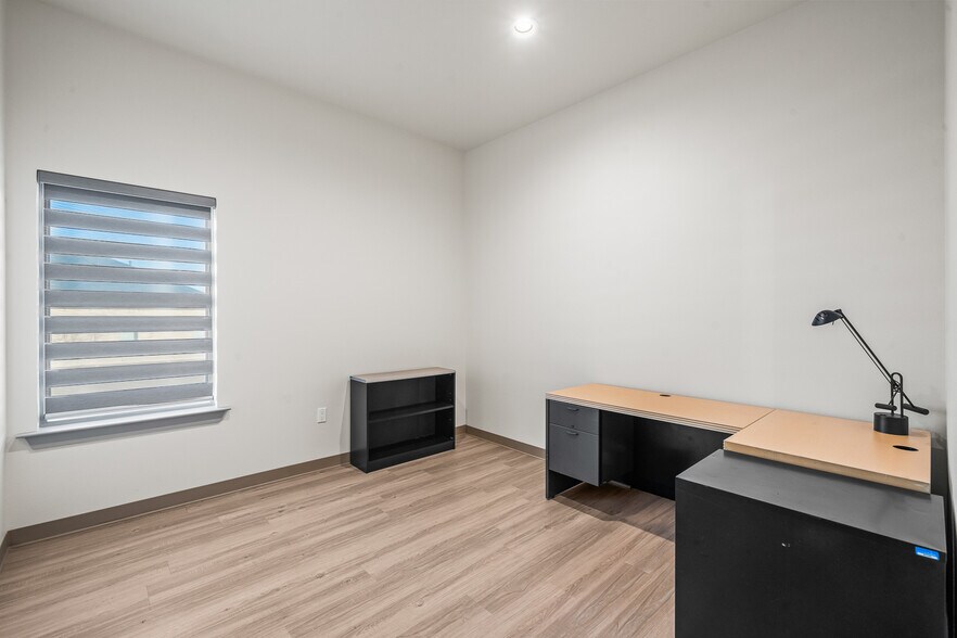 More Photos Of 6403 107th St, Lubbock Office For Lease