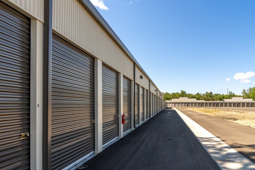 More Photos Of 5593 N Eagle Rd, Boise Self Storage For Lease