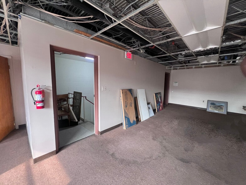 More Photos Of 4900 Frolich Ln, Hyattsville Warehouse For Lease