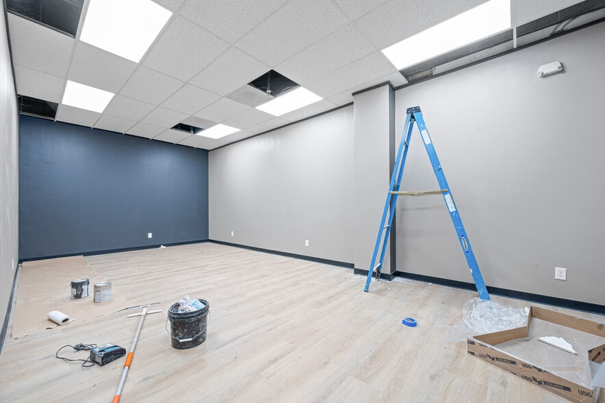More Photos Of 1508-1574 N Mitchell St, Cadillac General Retail For Sale