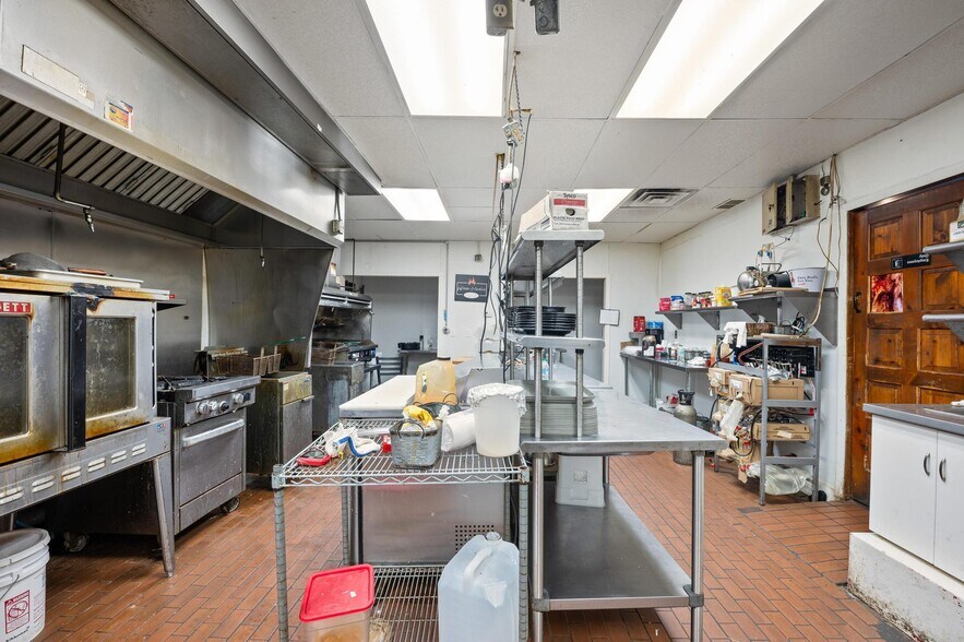 More Photos Of 15212 N Red Bud Trl, Buchanan General Retail For Sale