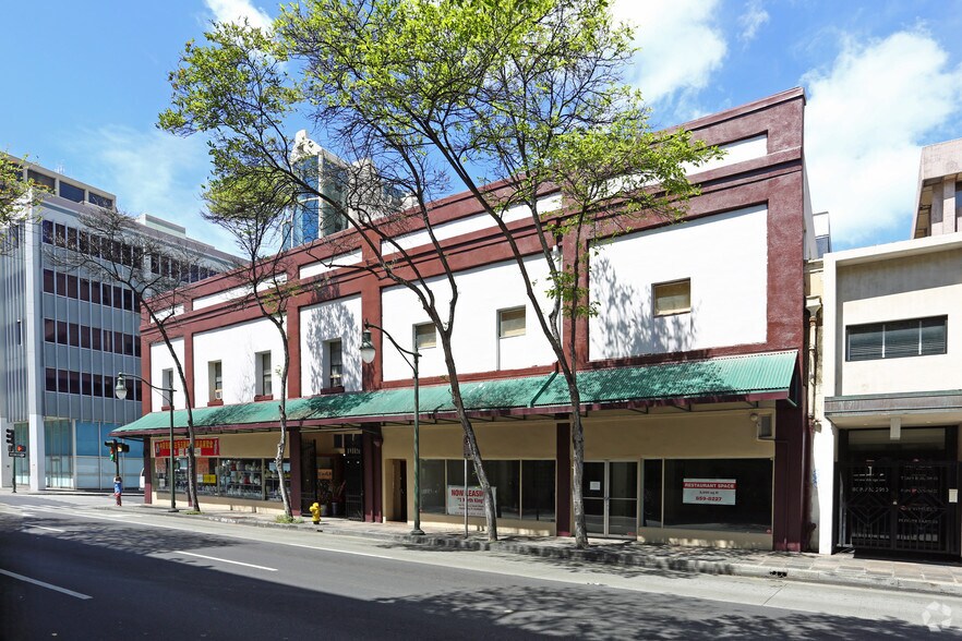 More Photos Of 1 N King St, Honolulu Storefront Retail Office For Lease
