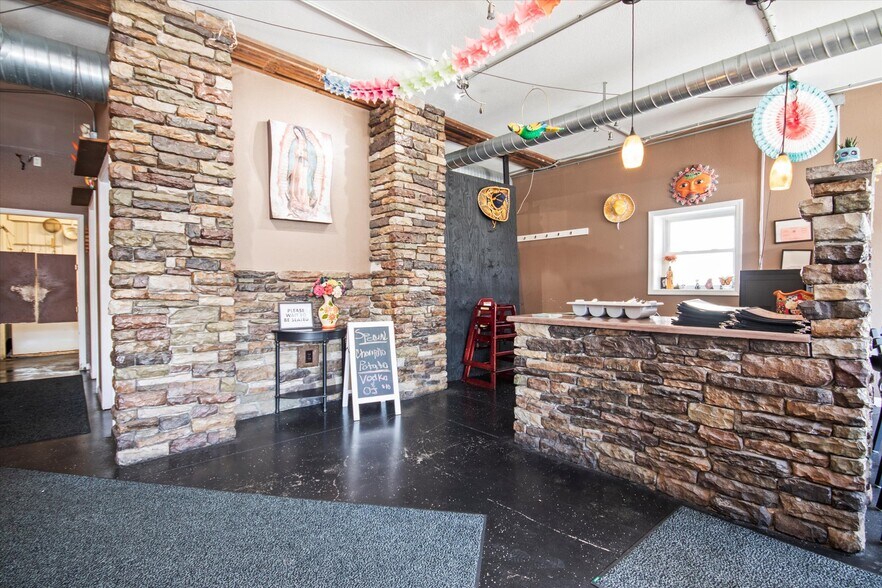 More Photos Of 3829 N Main St, Marion Storefront Retail Residential For Sale