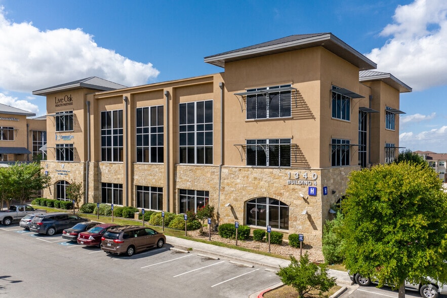 More Photos Of 1340 Wonder World Dr, San Marcos Medical For Lease