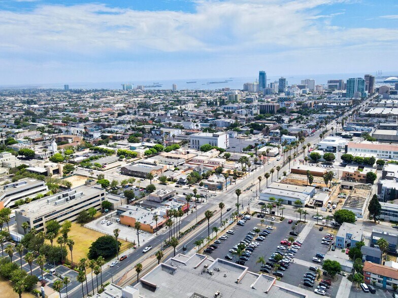 More Photos Of 1598 Long Beach Blvd, Long Beach Storefront Retail Office For Sale