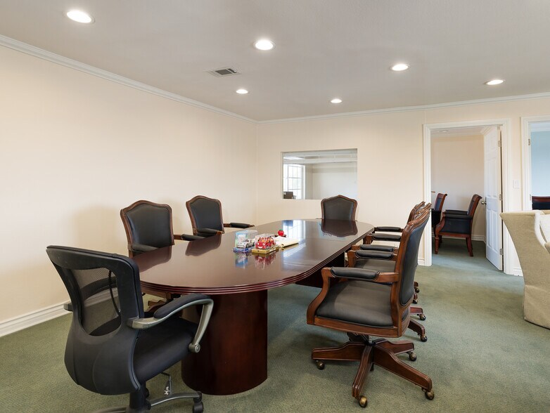 More Photos Of 4701 W Imperial Hwy, Inglewood Loft Creative Space For Sale