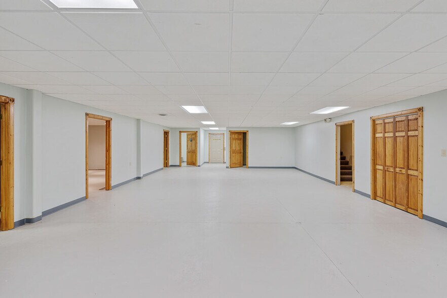 More Photos Of 15195 Allen Rd, Southgate Rehabilitation Center For Sale