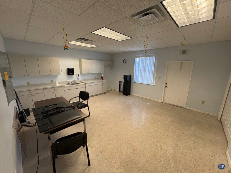 More Photos Of 1435 Aurora Rd, Melbourne Office For Lease