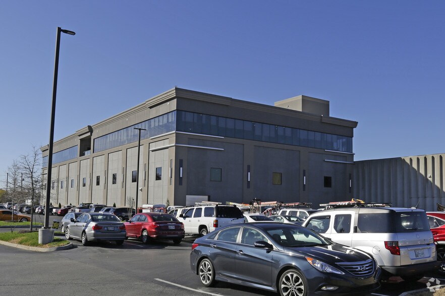 More Photos Of 9600 Parkside, Knoxville Distribution For Lease