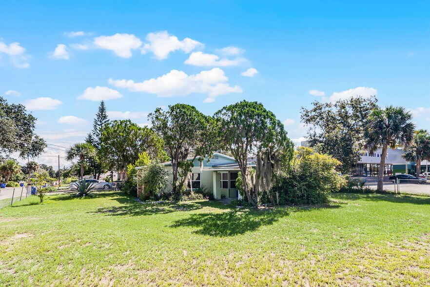 More Photos Of 102 Orange Ave, Edgewater Flex For Sale