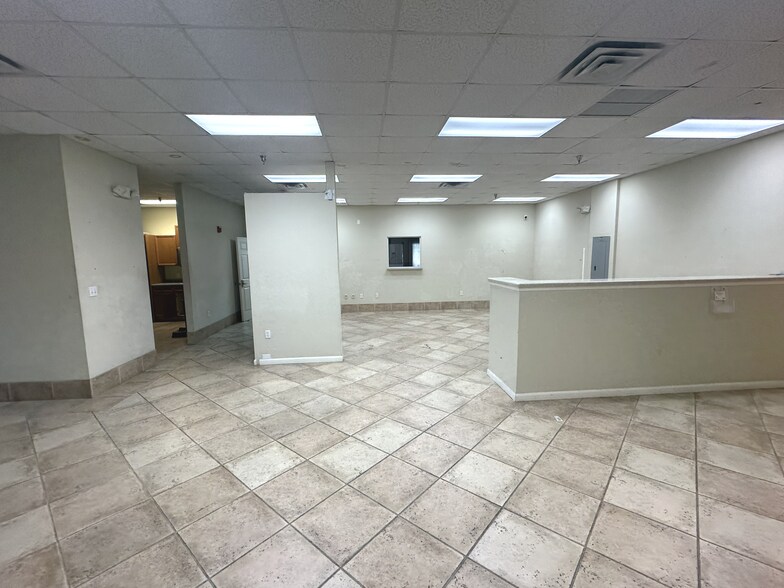 More Photos Of 7904 Interstate Ct, North Fort Myers Warehouse For Lease