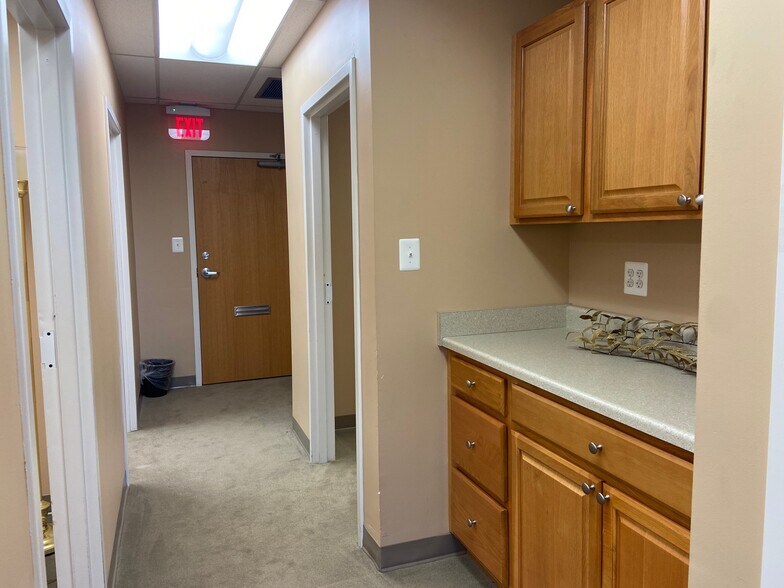 More Photos Of 1360 Beverly Rd, McLean Office For Lease