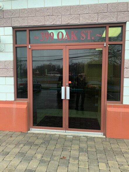 More Photos Of 399 Oak St, South Amboy Flex For Lease