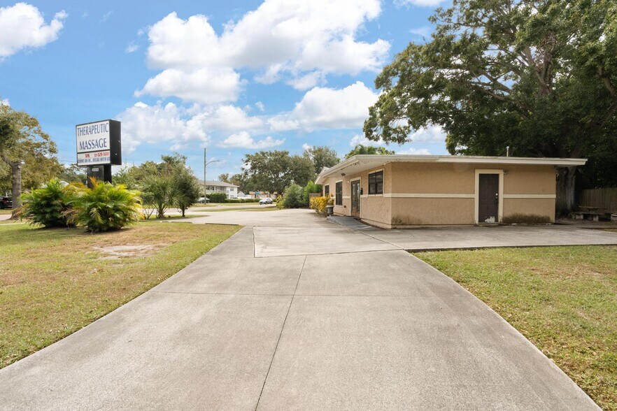 More Photos Of 4900 N 33rd Ave, Saint Petersburg Medical For Sale