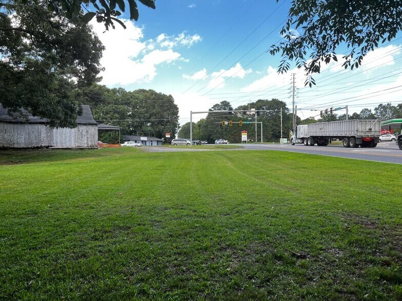 More Photos Of 6795 Keith Bridge Rd, Gainesville Restaurant For Lease