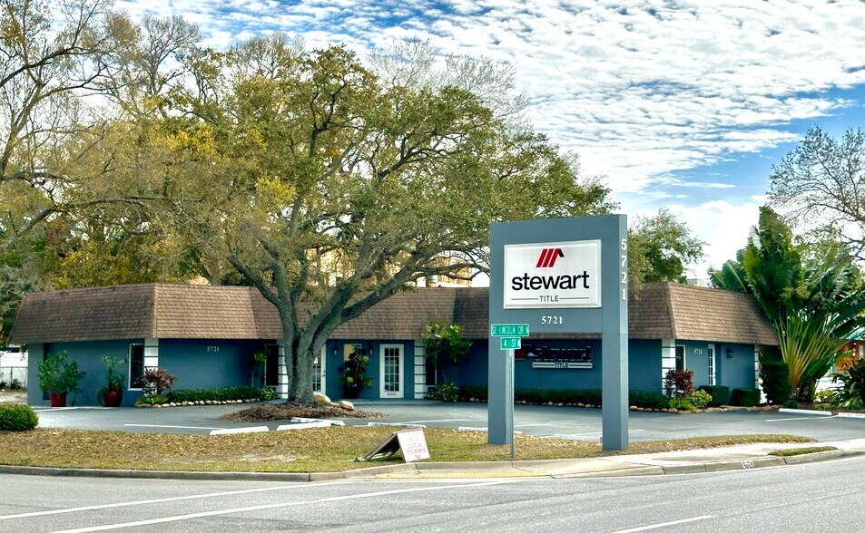 More Photos Of 5721 4th St N, Saint Petersburg Office Residential For Lease