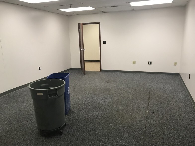 More Photos Of 131 N Hedges St, Dayton Warehouse For Sale