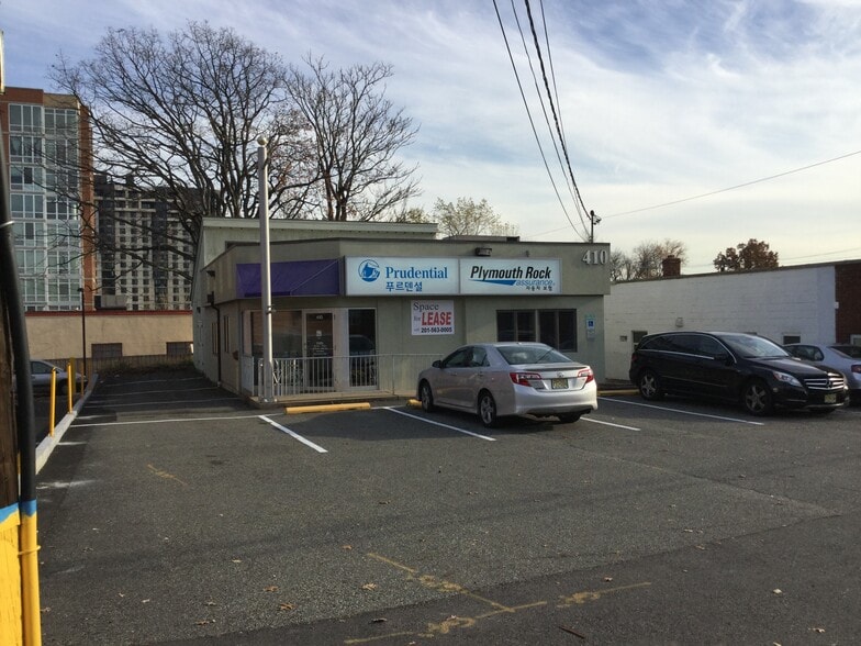 Primary Photo Of 410 Bergen Blvd, Palisades Park Freestanding For Lease