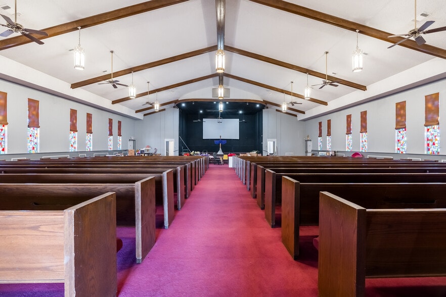 More Photos Of 1809 34th St, Lubbock Religious Facility For Sale