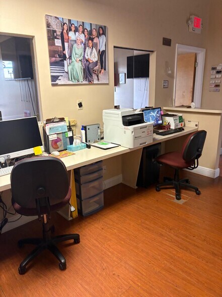 More Photos Of 2316-2318 Hollywood Blvd, Hollywood Office For Lease