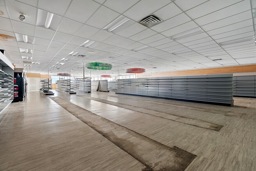 More Photos Of 43 S Maple St, Grant Freestanding For Sale