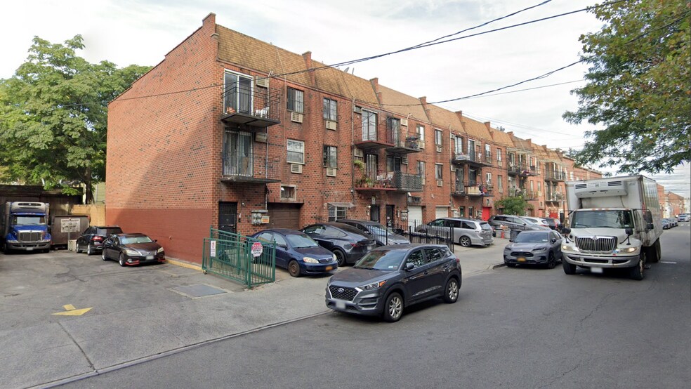 More Photos Of 5528 98th St, Corona Apartments For Sale