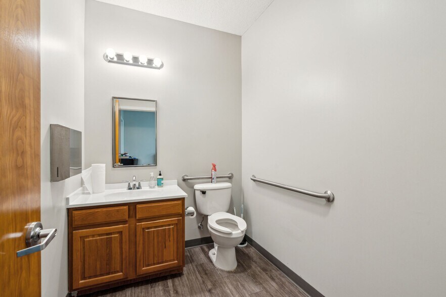 More Photos Of 5880 Rivers Ave, North Charleston Medical For Sale
