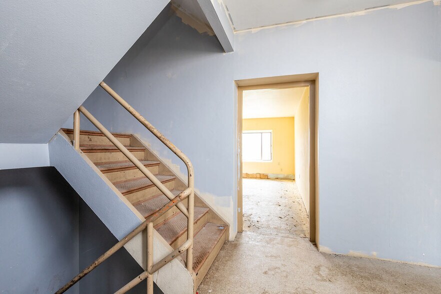 More Photos Of 628 9th St, Niagara Falls Apartments For Sale